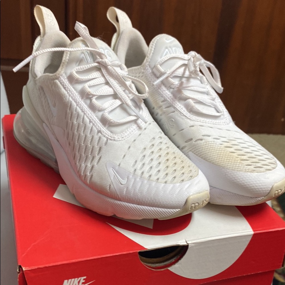 White Nike air max 270